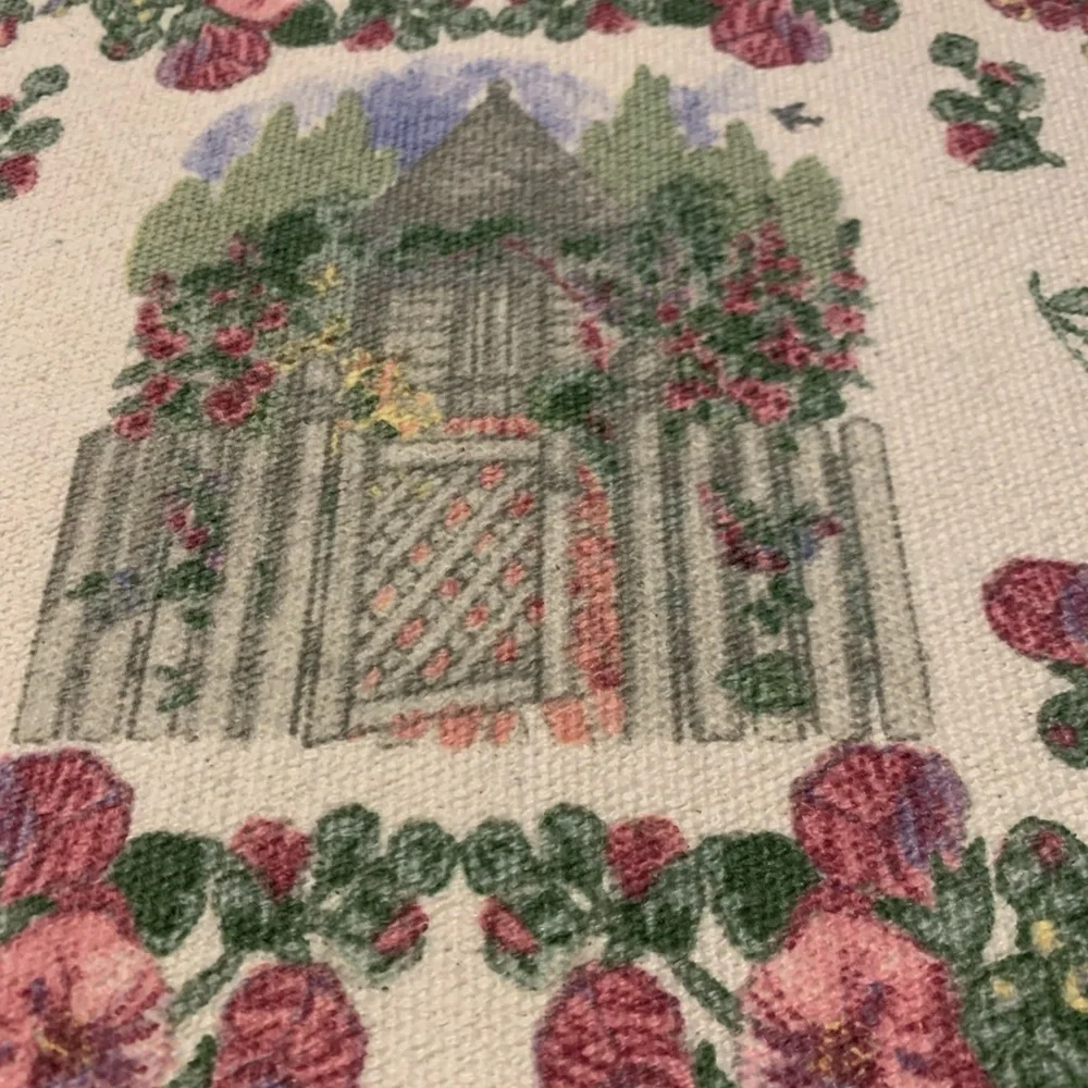 Pfaltzcraft Floral Tapestry 7 Placemats. Set of 7. Cottage scene. Great conditio